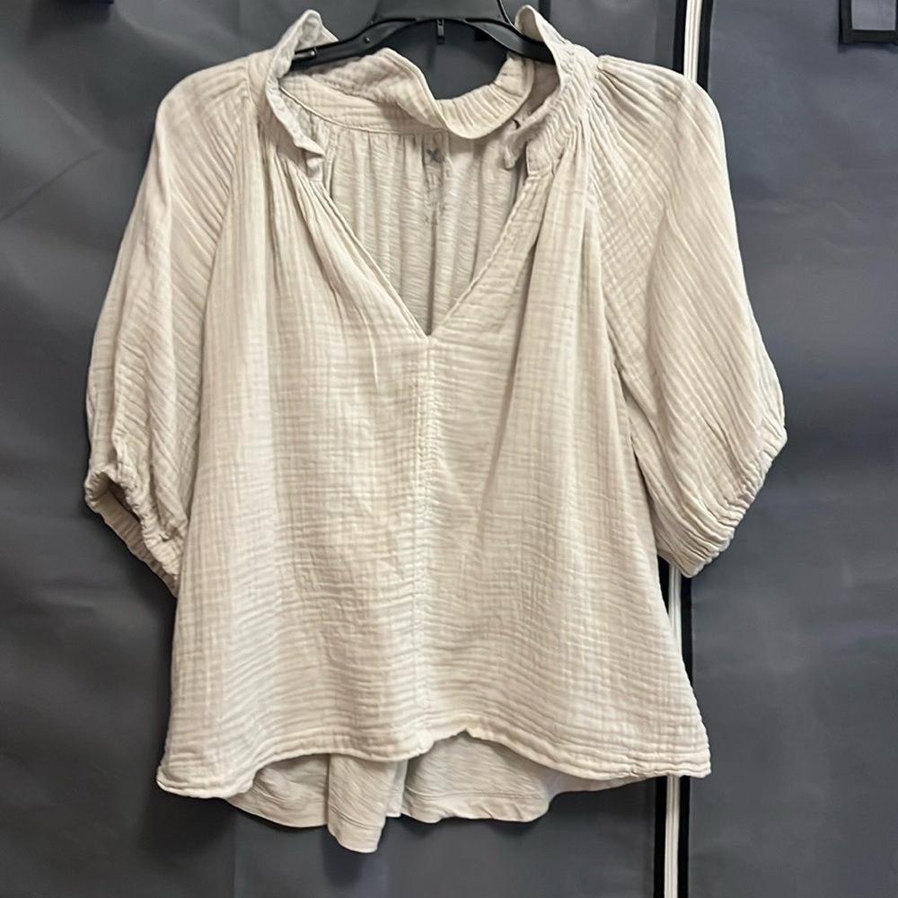 Velvet brand ecru 100%cotton top